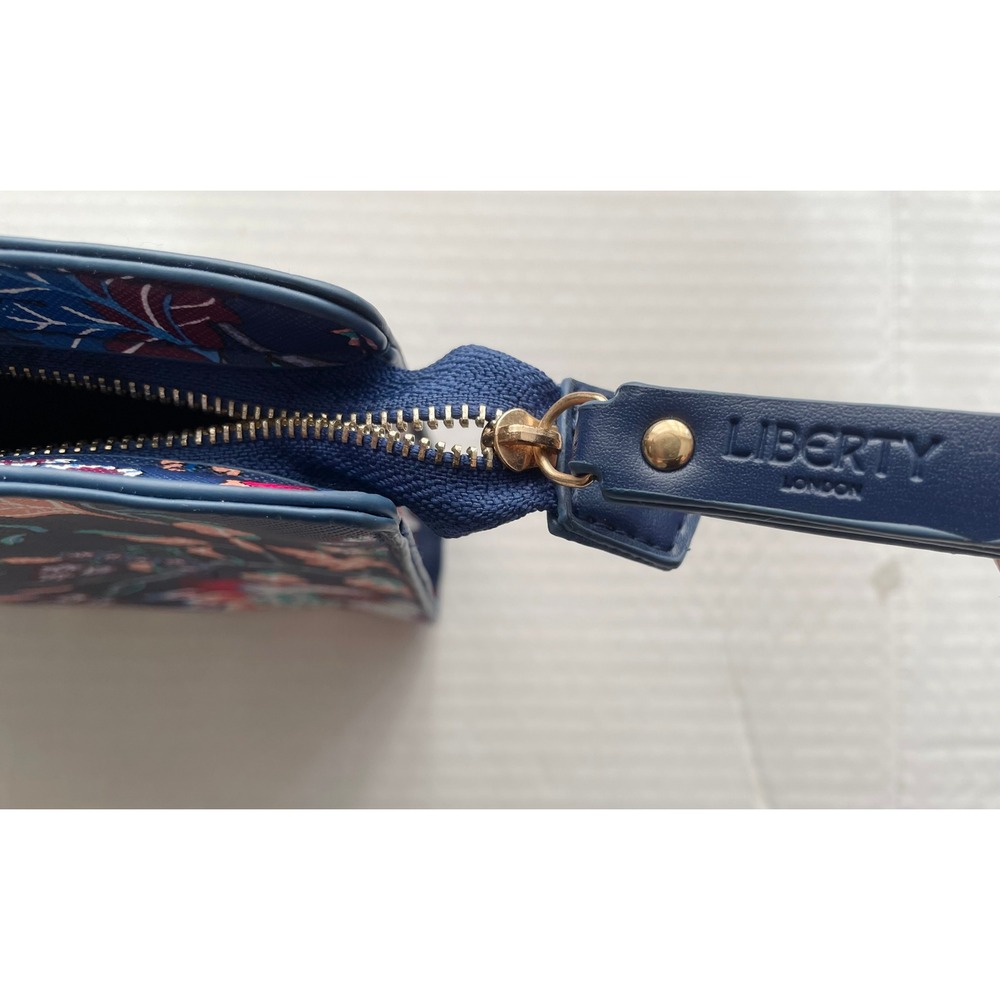 Liberty of London British Airways First Class Floral Wristlet Pouch Kit Bag - Picture 5 of 8